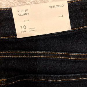 NWT - AE High-Waisted Skinny Jean 10